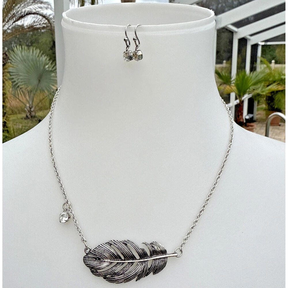 NWT Silvertone Feather Necklace Dangle Earring Set Cowgirl Boho